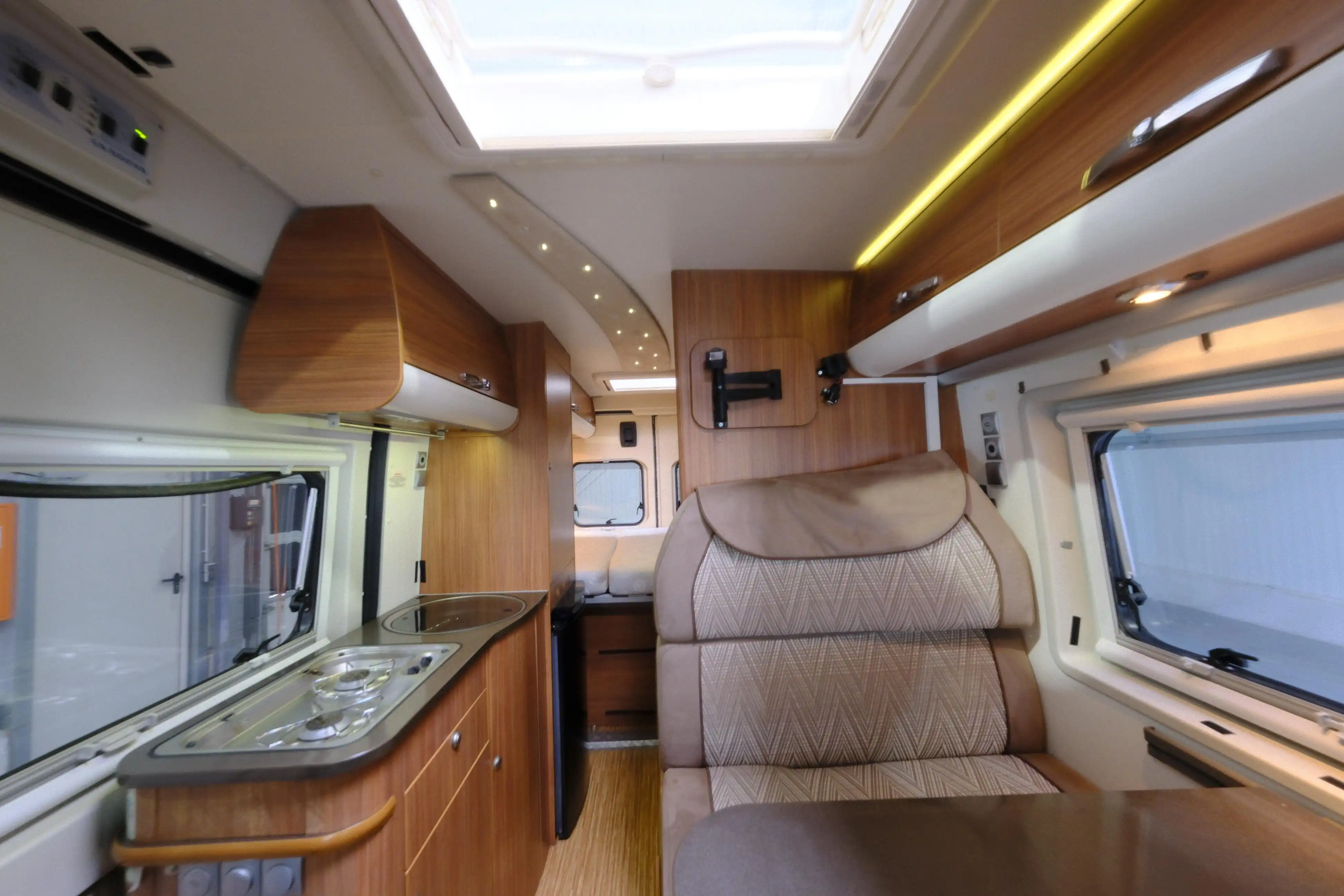 ADRIA Twin 600 SP